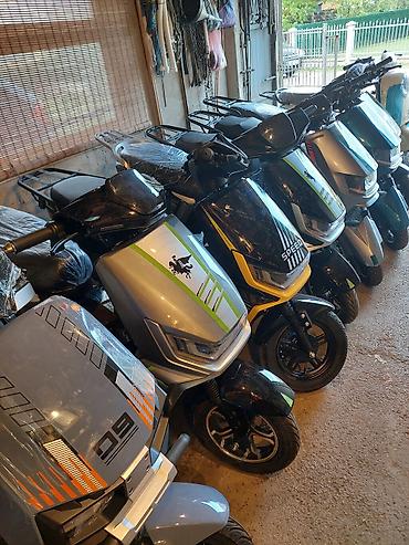 motori guralice: Električni skuter – gradski modeli Ne registruju se imaju pedale I — 6
