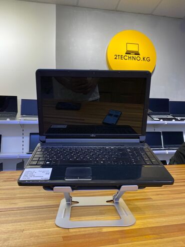 Ноутбуки: Ноутбук, Fujitsu, 8 ГБ ОЗУ, Intel Core i5, 15.6 ", Б/у, Для несложных задач, память HDD