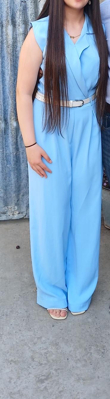 Açıq mavi rəngli qadın kombinezonu - Model: qoluykəsik, V-vari