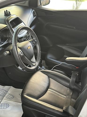 Chevrolet: Chevrolet Spark: 2020 г., 1 л, Вариатор, Бензин, Хэтчбэк — 6