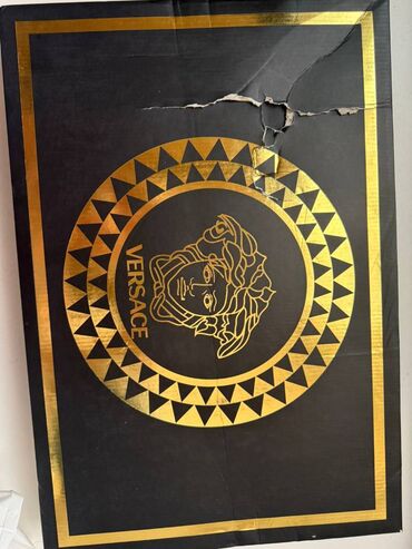 Versage 2 neferlik yataq desti satılır. yenidi. korobkasında əzik var