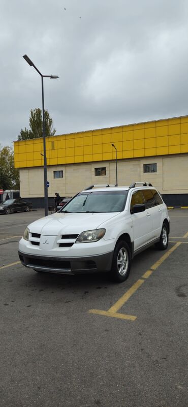 меняю на малолитражку: Mitsubishi Outlander: 2003 г., 2.4 л, Автомат, Бензин, Кроссовер