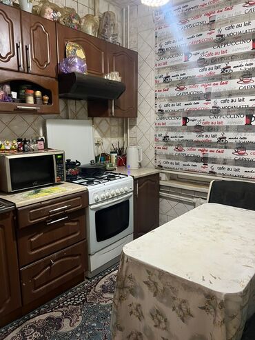 по ворошилова: 3 комнаты, 67 м², 105 серия, 1 этаж