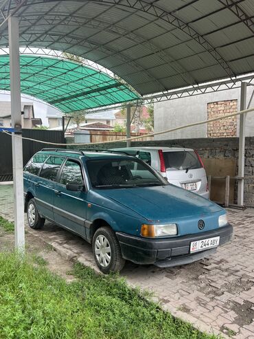 купить volkswagen crafter: Volkswagen Passat: 1992 г., 2 л, Механика, Бензин, Универсал