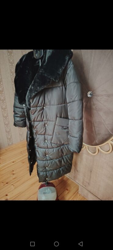 Ev geyimləri, pijamalar: Qadınlar üçün uzun qış palto/kurtka - Rəng: qara - Model: uzunsov