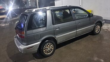 Mitsubishi: Mitsubishi Space Wagon: 1991 г., 2 л, Механика, Газ, Минивэн