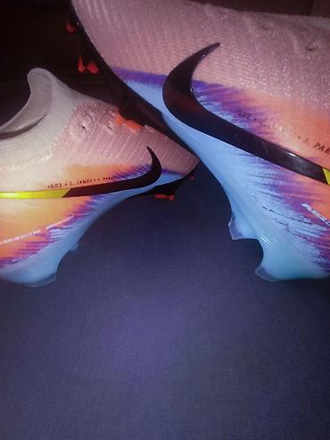 новые ролики: Футбольные бутсы Nike Mercurial Superfly из линейки Nike United — 3