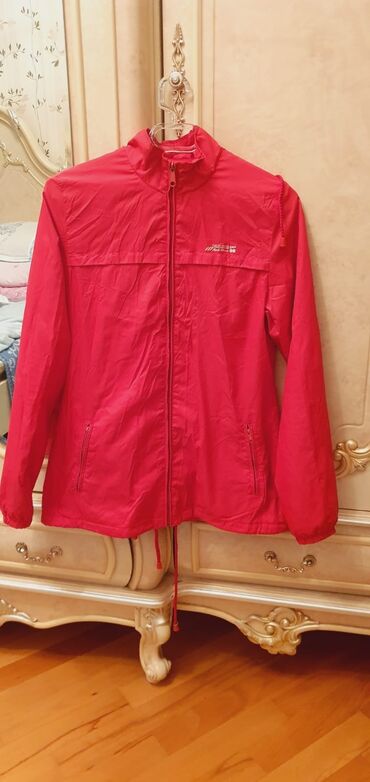 civi az: Женская куртка M (EU 38), цвет - Красный