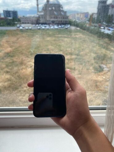 Apple iPhone: IPhone Xr, Б/у, 128 ГБ, Black Titanium, Чехол, 79 %