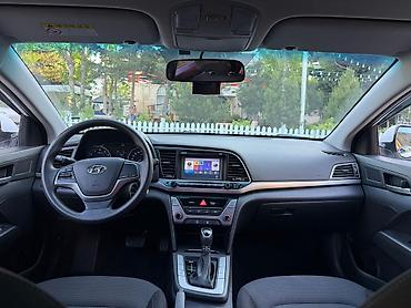 Hyundai: Hyundai Elantra: 1.6 l | 2017 il Sedan — 6