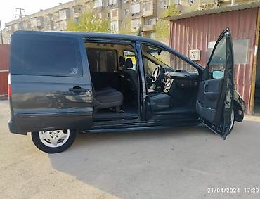 minivan: Mercedes-Benz Vaneo: 1.9 l | 2002 il Van/Minivan — 5