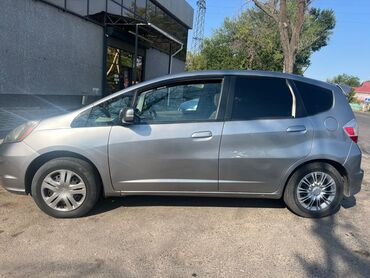 автомобили в рассрочку без первоначального взноса: Honda Fit: 2010 г., 1.5 л, Автоматтык, Бензин