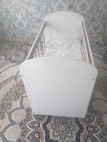 деревянные двухъярусные кровати: Oğlan və qız üçün, Dördbucaq, Beşik, Dəst ilə, Matras ilə, Yellənmə mexanizmsiz