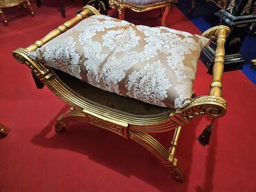 dimenzije barskih stolica: Damske markize u pozlati brokat mebl i beli pliṣ̌. Dimenzije