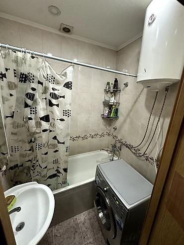 1 комнатка: 3 комнаты, 65 м², ул. Боконбаева / Гоголя 105 серия, 1 этаж — 9