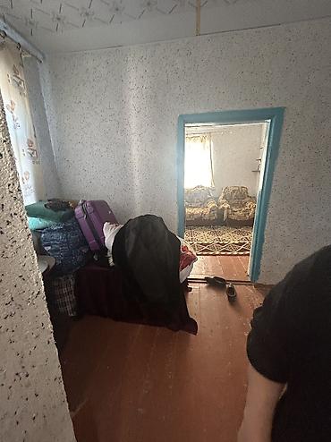 Продажа коттеджей и домов: Срочно продается частный дом Дом старый( но можно жить) Размер — 7