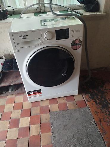 Стиральная машина Hotpoint-Ariston с фронтальной загрузкой продаю