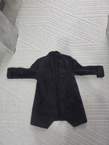 Другая женская одежда: Все это продаю за 1500с. Черный пиджак,юбку,брюки,безрукавку,голубую — 2