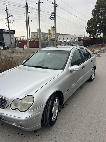 Mercedes-Benz C-Class: 2001 г., 2 л, Механика, Бензин, Седан