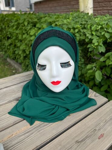 Шарфы, палантины: Изумрудно-зеленый хиджаб из легкой ткани. Украшен расшитой тесьмой — 20