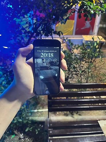 apple 8 128gb: IPhone 8, 64 GB, Qara, Barmaq izi — 1