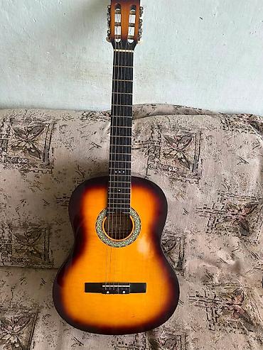 Классическая акустическая гитара 4/4, цвет sunburst. - Корпус