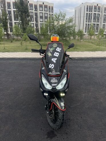 электро мотороллер с кузовом: Скутер 150 куб. см, Бензин, Колдонулган