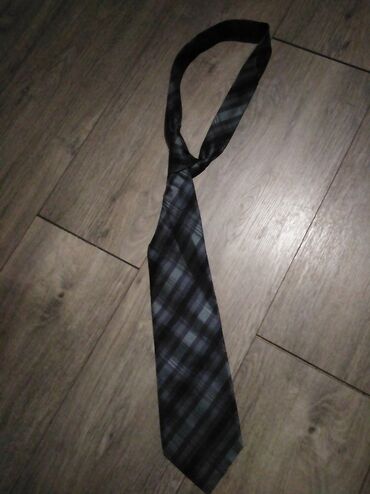 184 oglasa | lalafo.rs: NOVA Original Cerruti 1881 kravata od svile. Bez mane. Akcija na mom