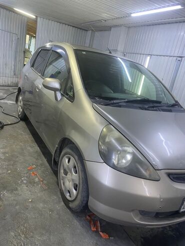 Honda: Honda Fit: 2004 г., 1.3 л, Автомат, Бензин, Седан