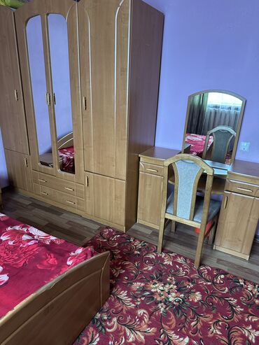 Спальные гарнитуры: Спальный гарнитур, Double bed, Closet, Dresser, Б/у