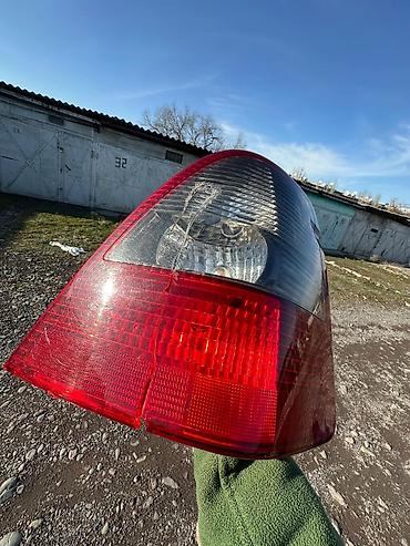 e klass: Передняя правая фара Honda 2002 г., Б/у, Оригинал, Япония — 2