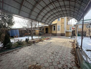 Долгосрочная аренда домов: Просторный частный дом с большим двором и благоустроенной территорией — 1