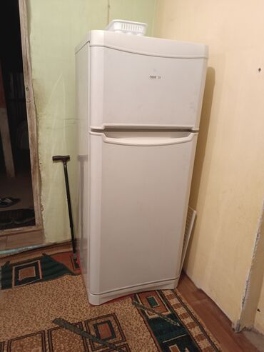 морозильник для дома: Холодильник Indesit, Двухкамерный, 150 *