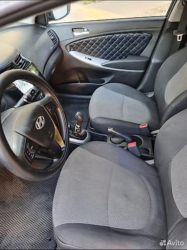 Продажа авто: Hyundai Solaris: 2013 г., 1.6 л, Механика, Бензин, Седан — 10