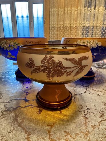 Beşiklər: Oğlan və qız üçün, Dördbucaq, Beşik, Dəstsiz, Matras ilə, Yellənmə mexanizm ilə — 9