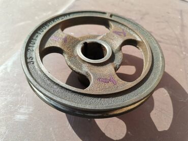 Auto delovi: Remenica radilice Lada 7 Riva,2121 Niva. Polovno, ocuvano. Skinuto sa — 3