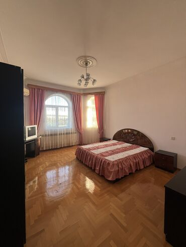 Uzunmüddətli kirayə evlər: 220 kv. m, 6 otaqlı — 13