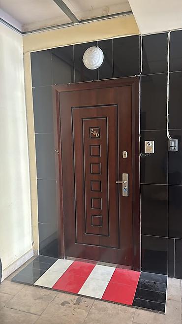 Seyf qapi satilir 150azn olcu bilinmir deqiq unvan statiska