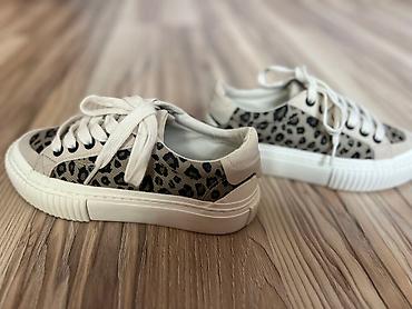 Детская обувь: Zara kids. 32 ölçüdür. 1 dəfə geyinilib. Əla vəziyyətdədir. Dəyərindən — 2