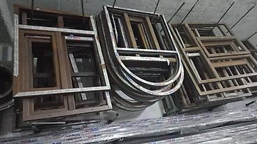 plastik baklar: İşlenmiş Kariçnivi Plastik Pəncərələr 100x100
99 man — 9