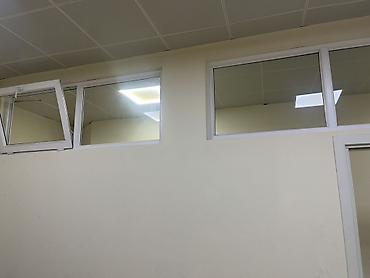 Kommersiya daşınmaz əmlakı: Ofis otağı icarəyə təqdim olunur. - Plan: dəhlizdən girişli ayrıca — 3