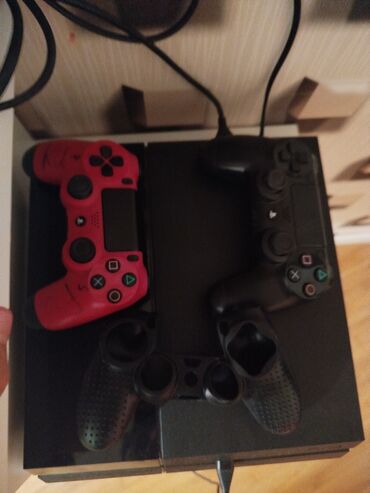 oyun konsolları ps4: Ps 4 500gb Icinde oyunlar var Fc25 Uncharted 4 Uncharted kayip miras