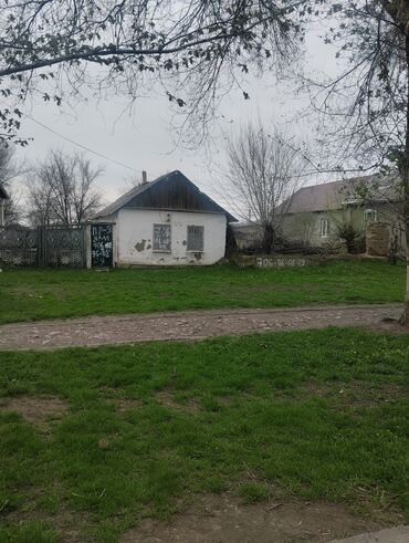 продаю дом в киргизии 1: 555 м², 2 комнаты, Старый ремонт