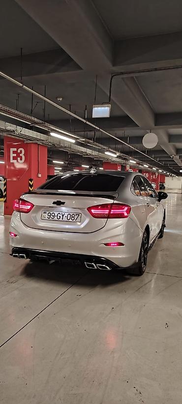 cruz dice: Chevrolet Cruze RS – sport paketli sedan Xüsusiyyətlər: - Korpus — 6
