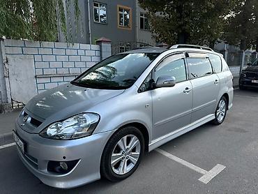 Toyota Ipsum: 2003 г., 2.4 л, Автомат, Газ, Вэн/Минивэн