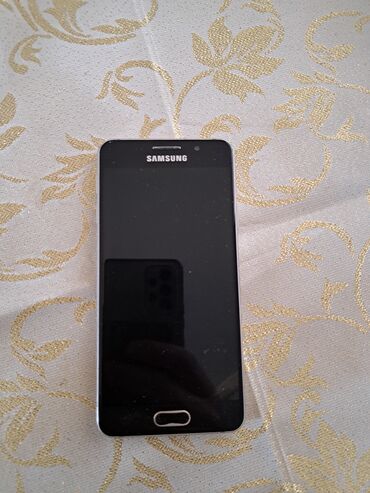 Samsung Galaxy A3 2016, 32 ГБ, цвет - Черный, Битый