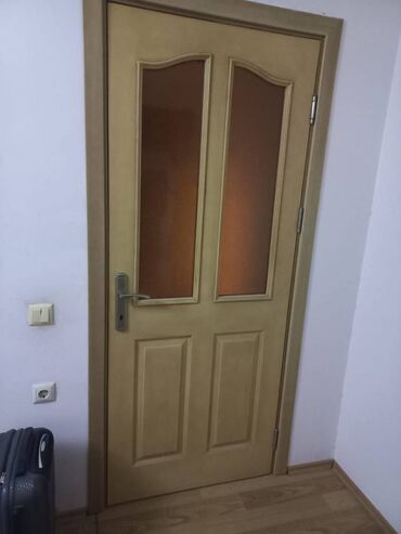 Фурнитура и комплектующие: Eni 80 sm, uzunluq 205 sm, İdeal vəziyyətdə qapıdır. Təmir olunur deyə at lalafo.az Фурнитура и комплектующие: Eni 80 sm, uzunluq 205 sm, İdeal vəziyyətdə qapıdır. Təmir olunur deyə