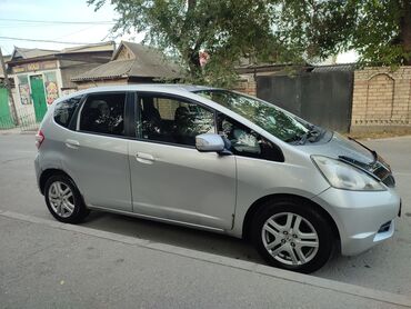 Honda: Honda Fit: 2007 г., 1.3 л, Вариатор, Бензин, Хэтчбэк