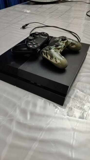 сони плестейшн 3: PS4 Fat, 500GB, первая ревизия: CUH - 1008A. Имеются 2 DualShock