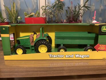patrolne sape odeca za decu: Traktor sa prikolicom ! Tomy 3+ !!! Novo
Idealno za poklon